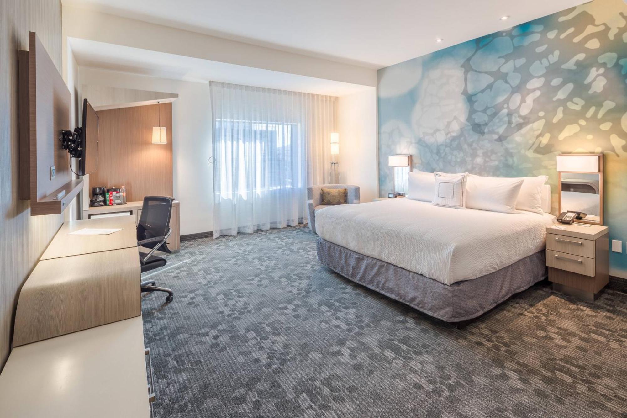Готель Courtyard By Marriott Чіуауа Екстер'єр фото